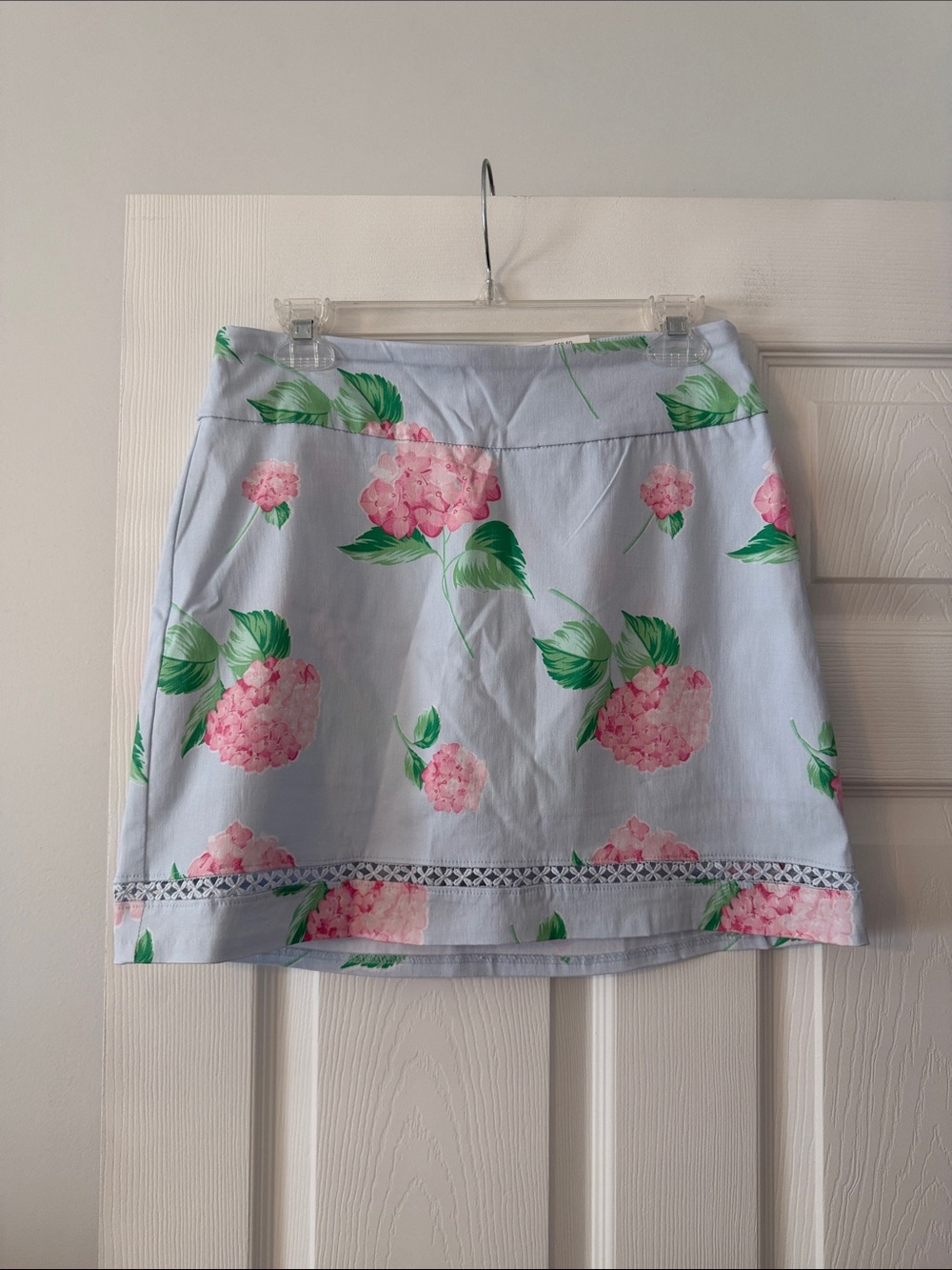 crown & ivy Light Blue Mini Skorts with Pink Floral Print size 4 brand new